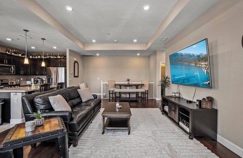 Reno House | Cozy Reno Retreat 2BR Family Home with BBQ Patio & Modern Amenities