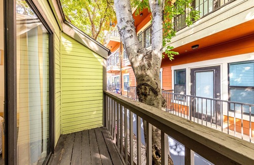 West Campus Apartment | Cozy Renovated 2 Bedroom Apt Near Downtown