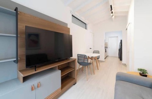 Los Naranjos Apartment | Cozy Renovated Apartment - A Hidden Gem in Poblado