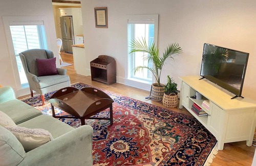 Kennebunk House | Cozy, renovated farmhouse, vaulted ceilings