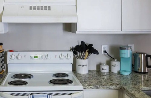 Downtown House | Cozy Renovated Home 1 mile to DT w/Fenced in Yard