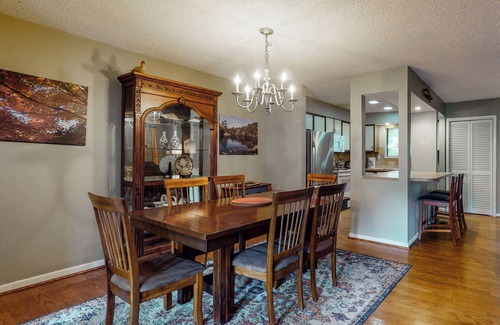 Sapphire Apartment | Cozy renovated townhome with mountain views in Sapphire, North Carolina!