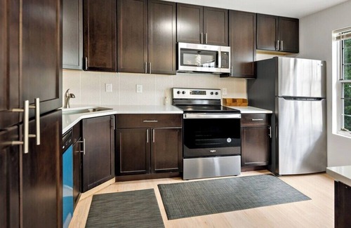 Reston House | Cozy Reston Main Retreat