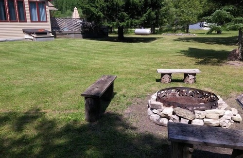 Sturgeon Bay Cottage | Cozy retreat. 1 bedroom house, n NFL Draft Welcome!nApril 15th -Nov 1stnWi-Fi