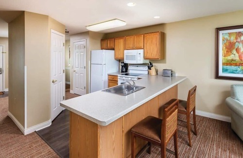 Lake Delton Condo | Cozy Retreat: 2BR King Suite @ Wyndham Tamarack