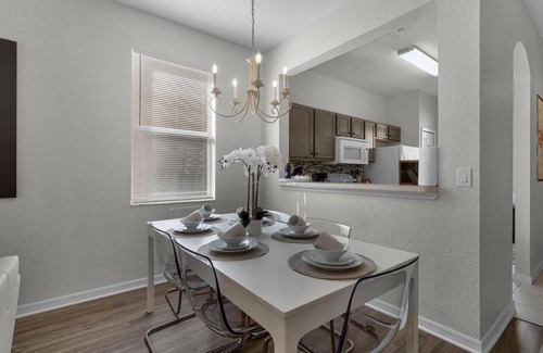 Highlands Reserve House | Cozy Retreat 4BR- 12 miles to Disney - walk to Resort Amenities w/Lazy River