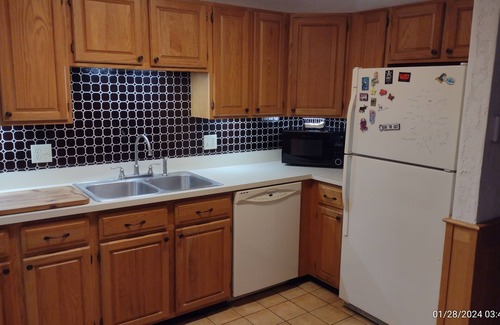 Jackson Condo | Cozy retreat in Bartlett NH. Close to North Conway, Skiing and Story Land.