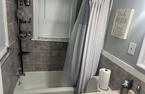 Downtown Little Rock House | Cozy retreat minutes from the Airport, Simmons Bank arena, River Market
