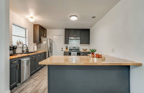 Wetmore House | Cozy Retreat Near Downtown SA