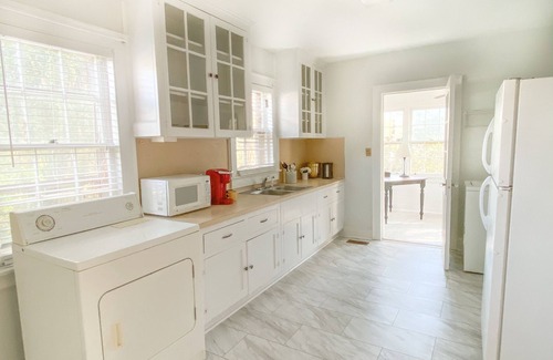 Shandon House | Cozy retreat near Williams Brice/Ft. Jackson/UofSC