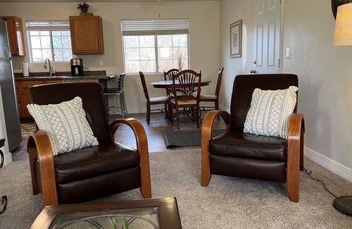 Prescott Valley House | Cozy Retreat only 10 minutes from Whiskey Row and Court House Square.