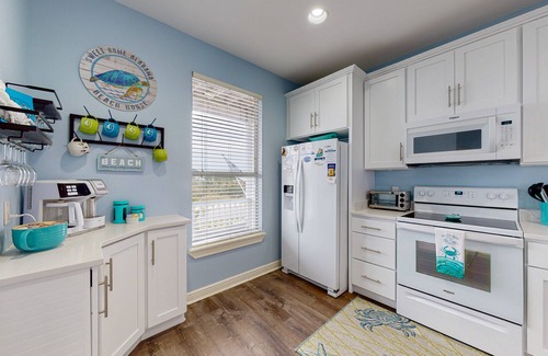 Morgantown House | Cozy Retreat Steps from Pool - Central AC, Washer/Dryer & WiFi