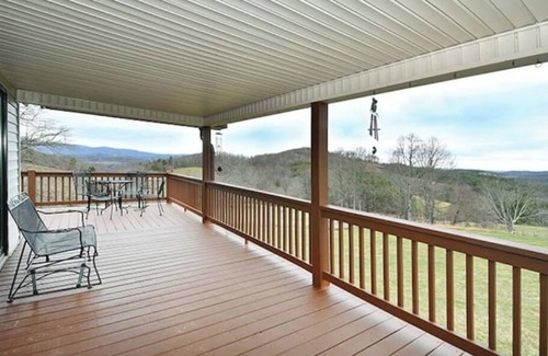 Sparta House | Cozy Retreat with 360° Mountain Views