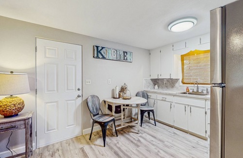 Grove City House | Cozy retreat with fenced yard, boat dock, and washer & dryer