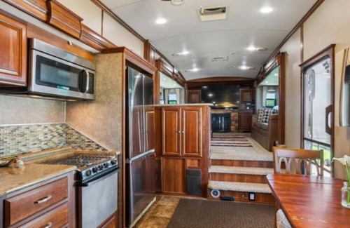 Counce House | Cozy river front RV with WiFi and AC in lovely Savannah, TN.