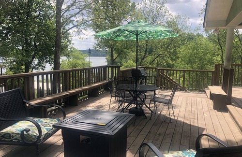 Dayton House | Cozy River House, Beautiful River Views, Community Boat Ramp, and Kayaks