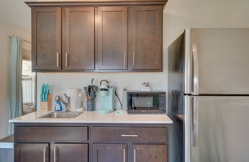 Riverbank Apartment | Cozy Riverbank Studio ~ 10 Mi to Modesto!