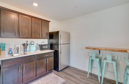 Riverbank Apartment | Cozy Riverbank Studio ~ 10 Mi to Modesto!