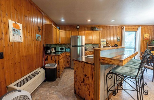 Heber Springs Cabin | Cozy Riverfront Cabin with Private Dock