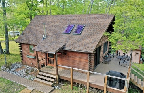 Moorestown Cabin | Cozy Riverfront Cabin steps away from National Forest trails