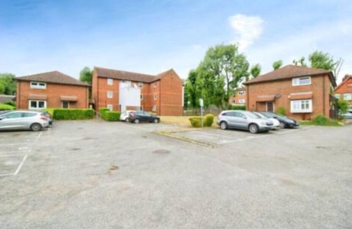 Harold Wood House | Cozy Romford Escape with Modern Amenities