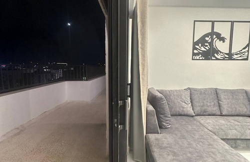 Suwailih Apartment | Cozy Rooftop Near Al Services 24