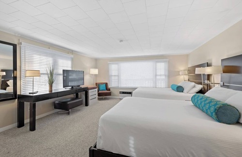 Falmouth Heights Hotel | Cozy Room by Beach | 2 Beds + Deck Access