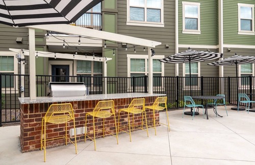 Town Center Apartment | Cozy room for rent in 2x2 unit near Kennesaw GA & KSU