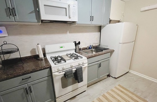 Downtown Baltimore House | Cozy Room in a Townhouse in Baltimore MD