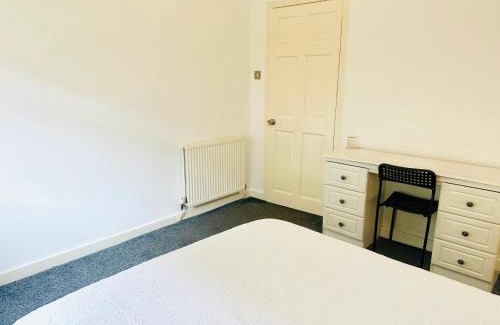 Drumchapel House | Cozy Room in Glasgow West End