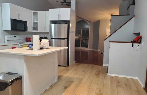Northwest Edmonton House | Cozy room in Northwest Edmonton within 1.3 km of all shopping