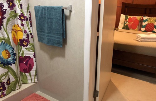 Miami Springs Bed & Breakfast | COZY ROOM & POOL! in Tropical Paradise & 5 Mins from Airport!