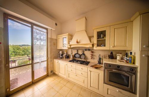 Fratta Bed & Breakfast | Cozy Room with Balcony, Ping Pong & Billiard Table