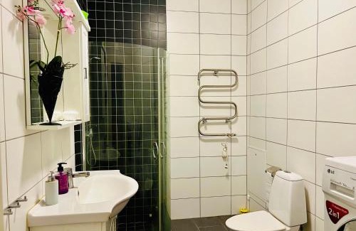 Oster House | Cozy room with beautiful nature in Husievägen 100-Malmo