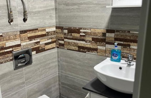 River House | Cozy room with full bathroom