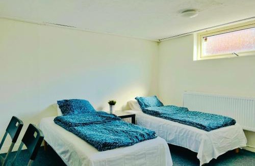 Dammhagen House | Cozy room with two single bed in Landskrona