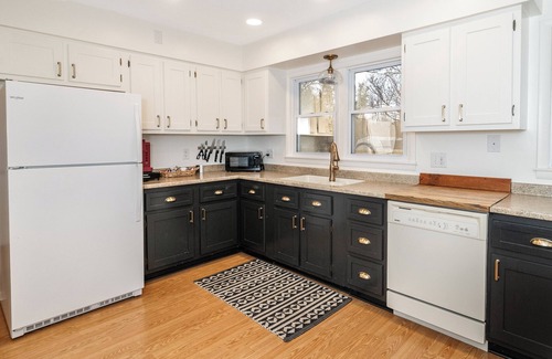 Bloomington House | Cozy, Roomy Ranch near IU Stadiums