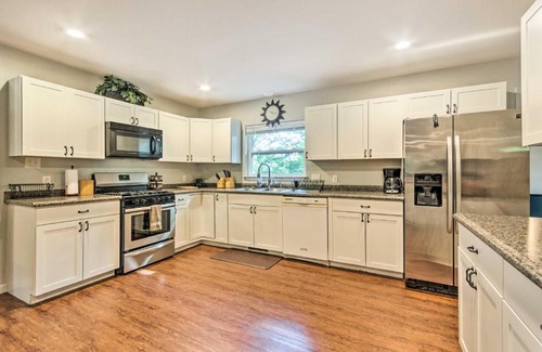 Russellville House | Cozy Russellville Home Walk to West Main Street!