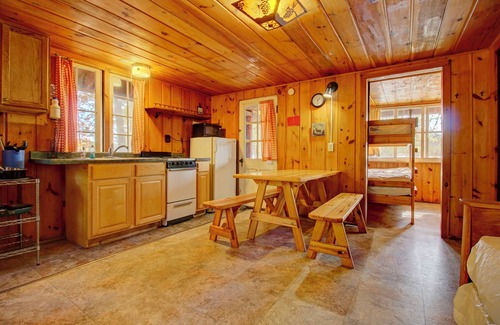 Lac du Flambeau Cabin | Cozy, rustic, Lakeside, Wisconsin Northwoods Cabin. Family & Pet Friendly!