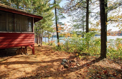 Lac du Flambeau Cabin | Cozy, rustic, Lakeside, Wisconsin Northwoods Cabin. Family & Pet Friendly!