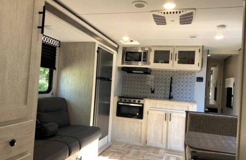 Crystal River House | Cozy RV in delightful Crystal River with WiFi, AC