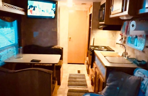 Wake Forest House | Cozy RV in Enchanting Wake Forest with AC, WiFi! Minutes from Falls Lake.