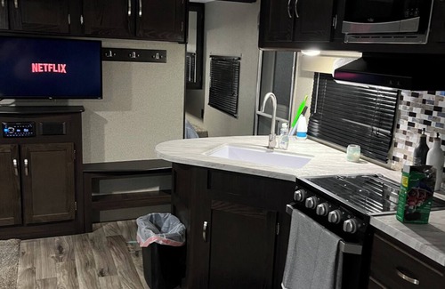 Hanford House | Cozy RV in Pleasant Hanford with AC, WiFi