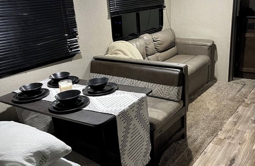 Hanford House | Cozy RV in Pleasant Hanford with AC, WiFi
