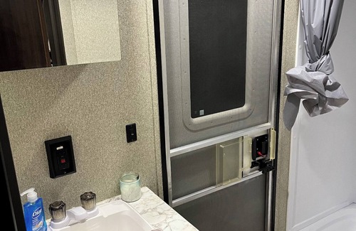 Hanford House | Cozy RV in Pleasant Hanford with AC, WiFi