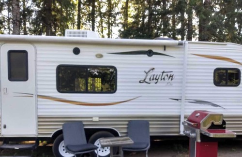 Black Creek House | Cozy RV nestled on a 31.9 acre property mins from Miracle Beach Provincial Park