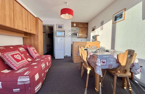 Notre-Dame-de-Bellecombe Apartment | Cozy studio at the foot of the slopes with pool and parking - 4 pers