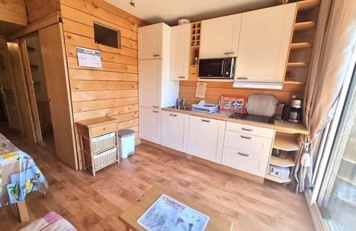 Saint-Michel-de-Chaillol Apartment | Cozy Studio for 4/6 - Central Location - Balcony - Ski/Walk Trails - Pets Allowed