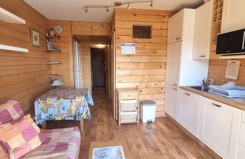 Saint-Michel-de-Chaillol Apartment | Cozy Studio for 4/6 - Central Location - Balcony - Ski/Walk Trails - Pets Allowed