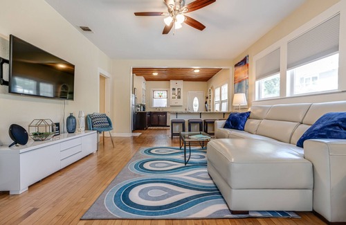 Mahncke Park House | Cozy San Antonio Retreat close to Riverwalk, Parks, The Pearl, Museums, Zoo.